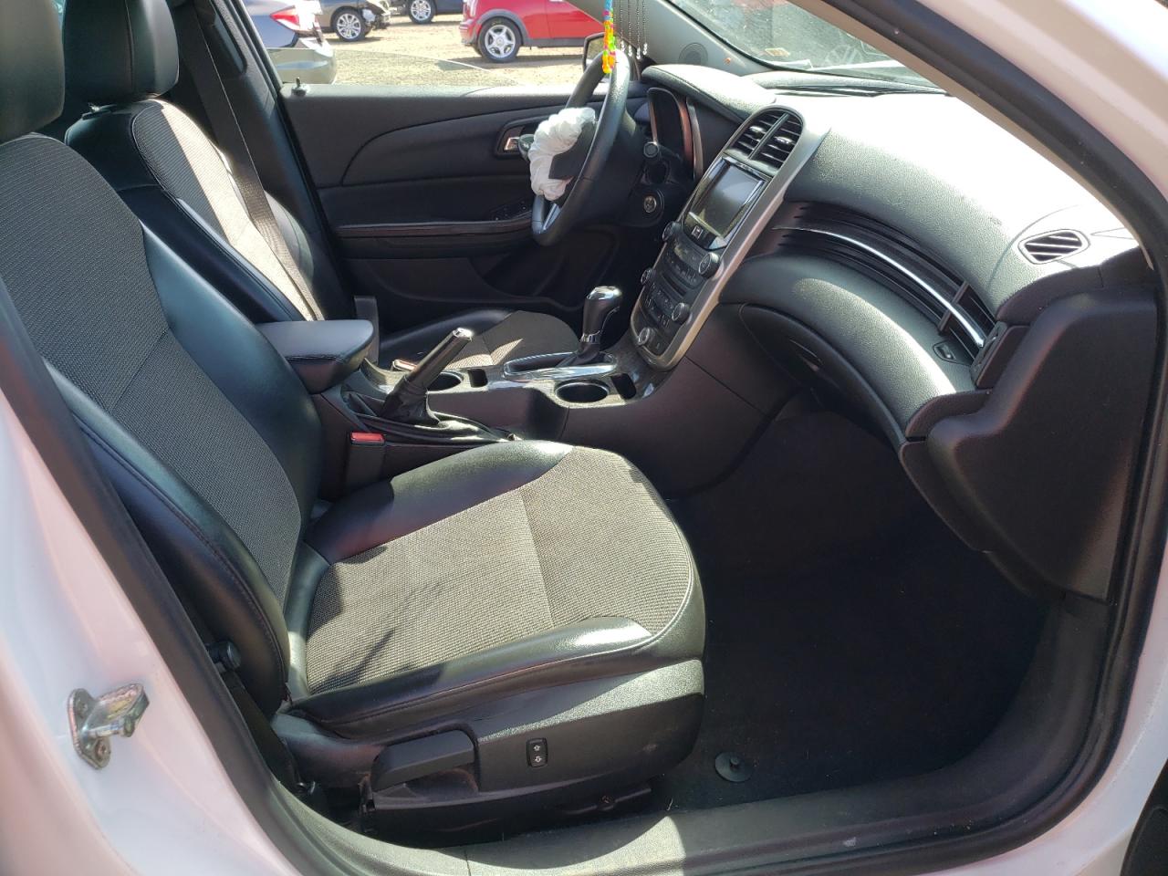 Photo 5 from auction – 2015 CHEVROLET MALIBU 1LT with VIN 1G11C5SL3FF100320