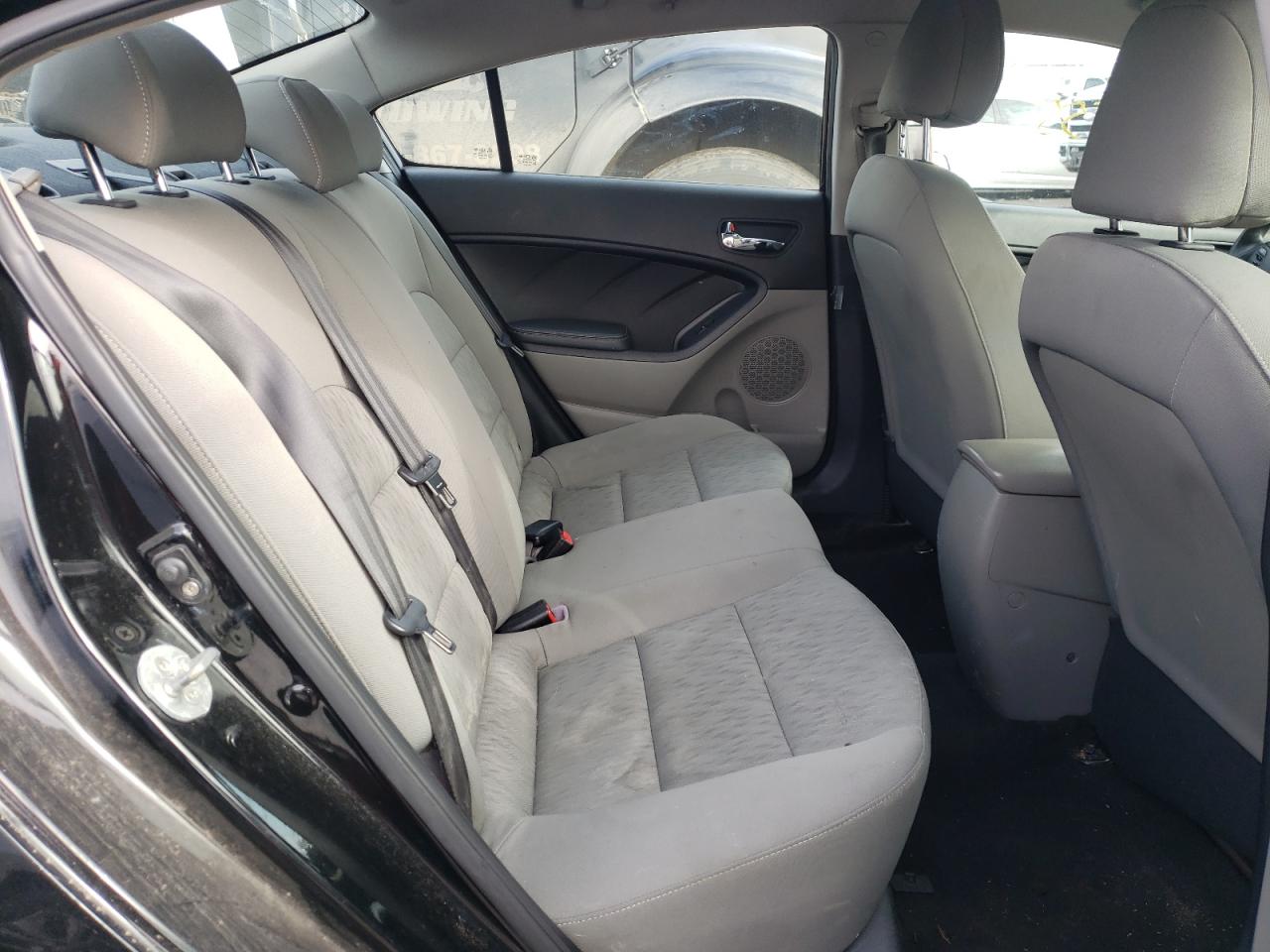 Zdjęcie 6 z aukcji – 2014 KIA FORTE LX z VIN KNAFK4A66E5136252