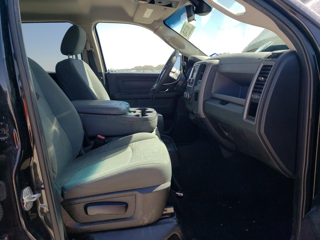 Photo 5 from auction – 2015 RAM 1500 ST with VIN 1C6RR7KT6FS660576