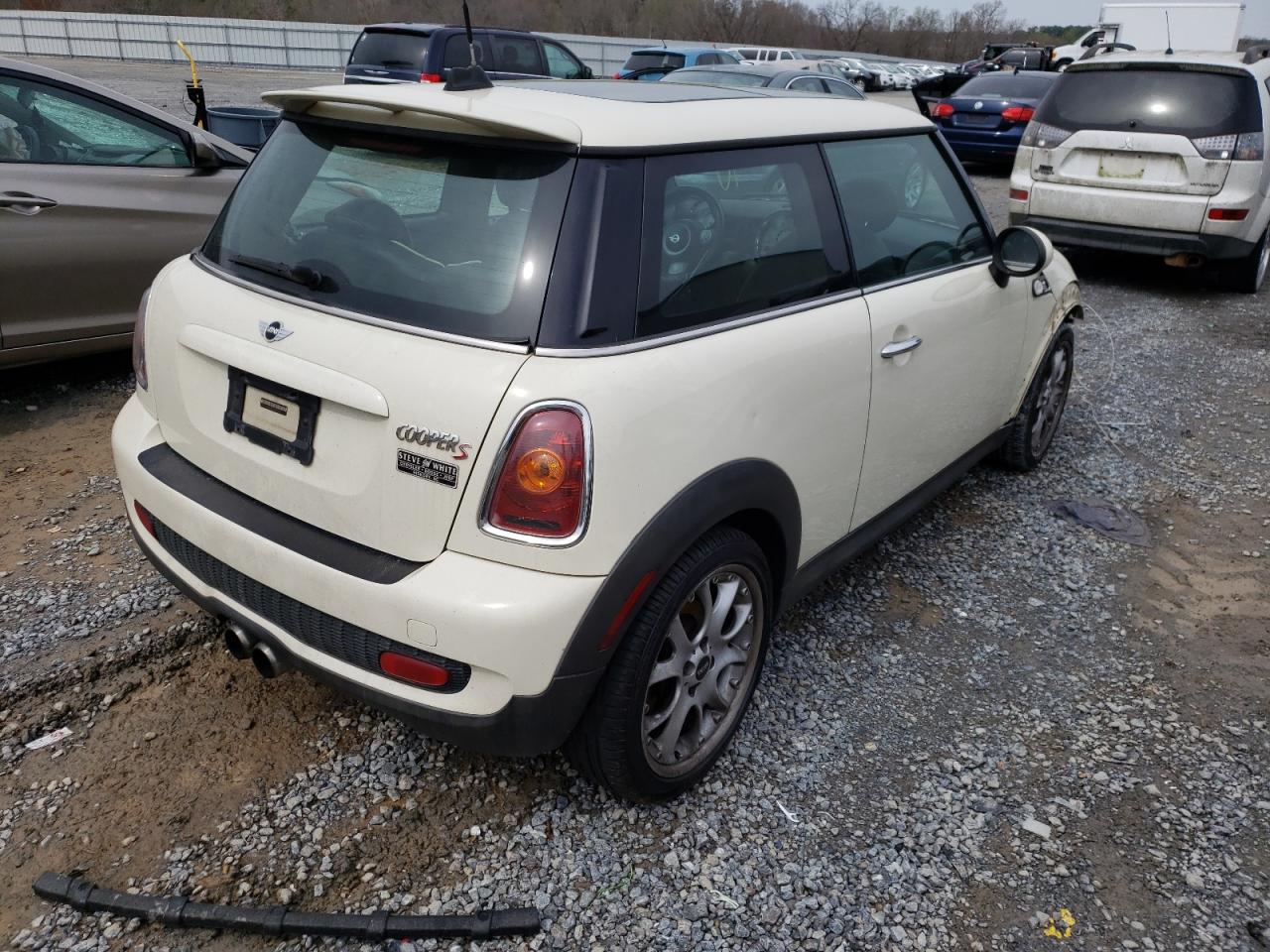 Photo 4 from auction – 2007 MINI COOPER S with VIN WMWMF73537TT80599