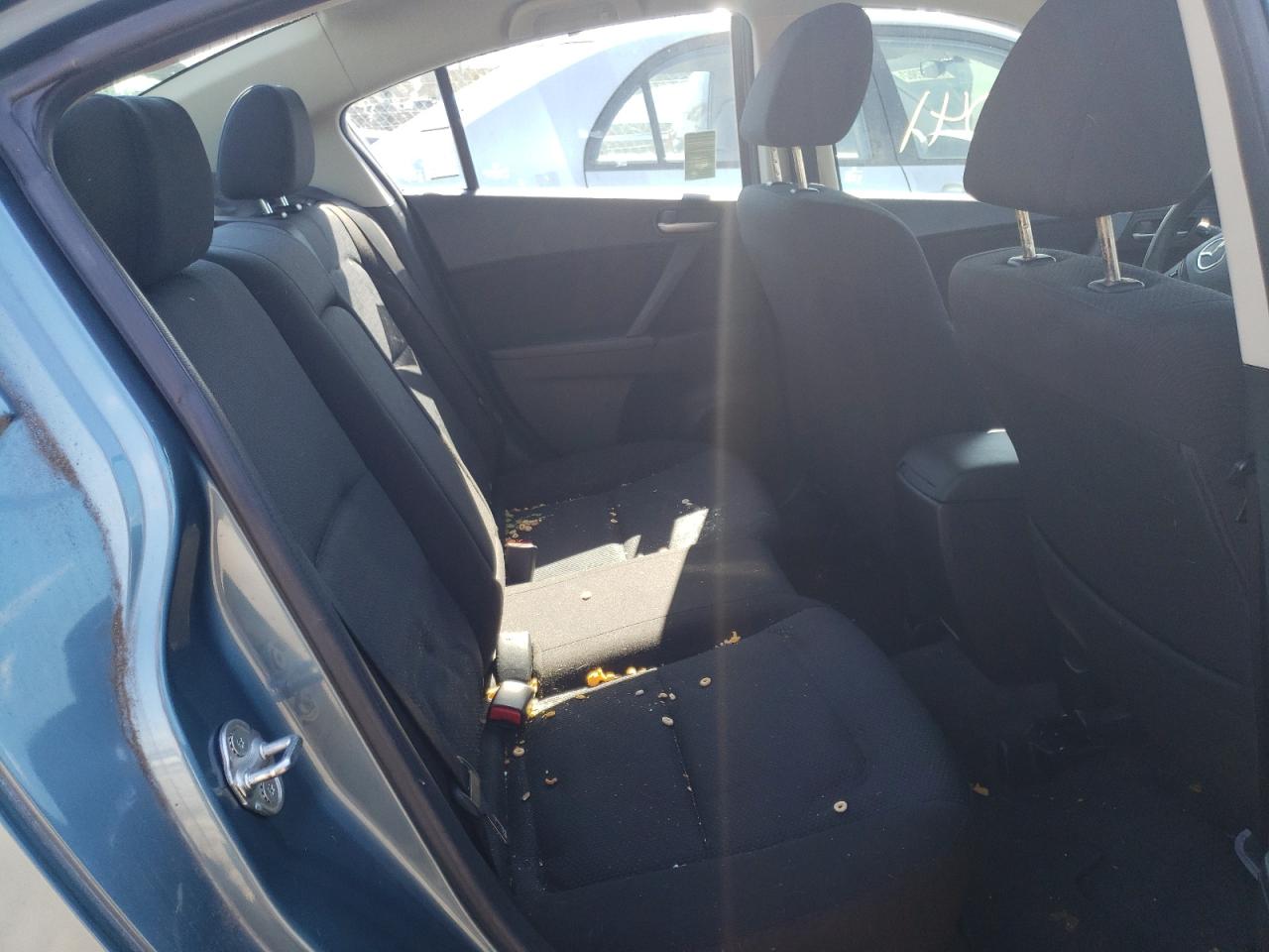 Photo 6 from auction – 2011 MAZDA 3 I with VIN JM1BL1VF4B1463968