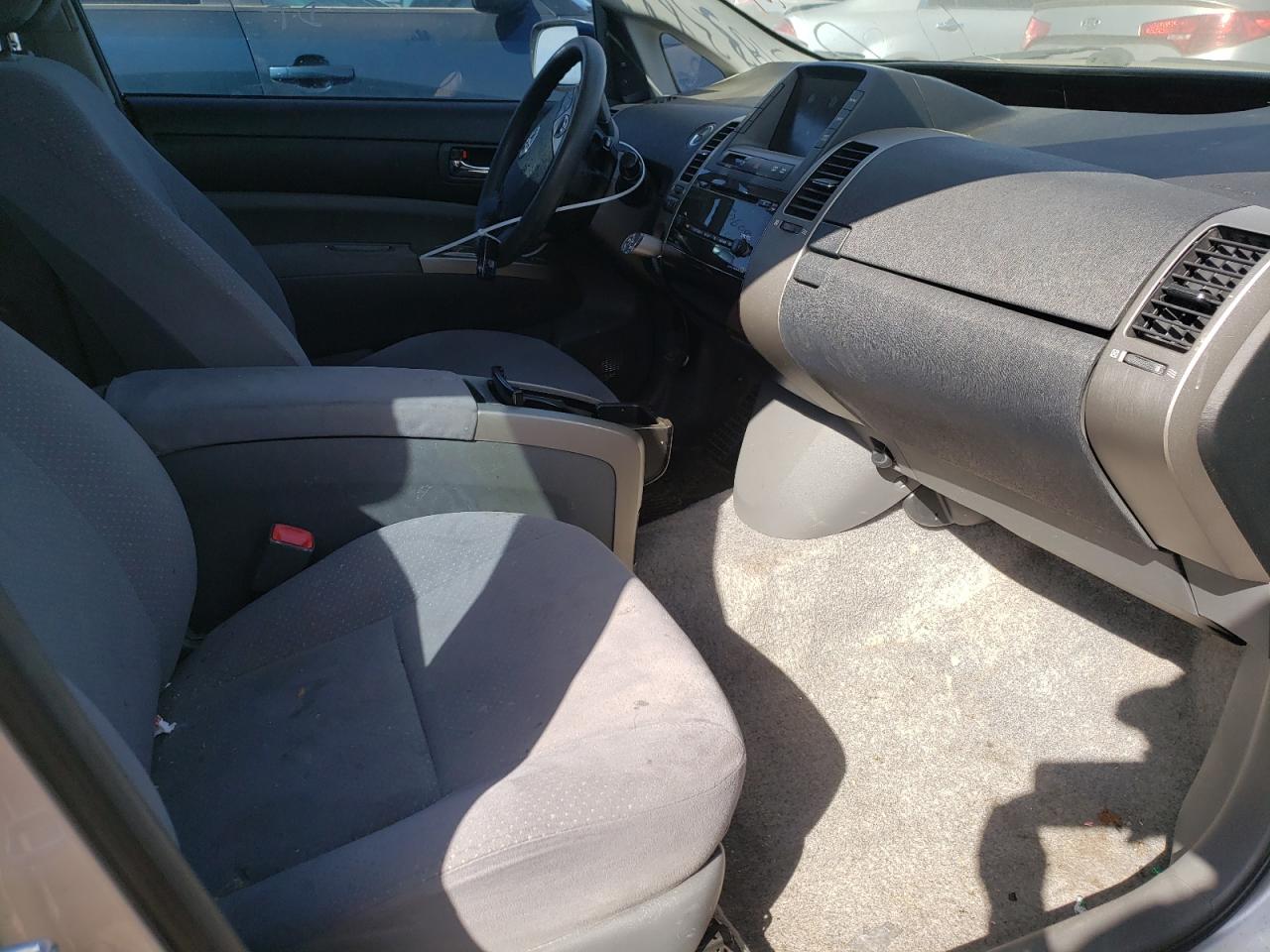 Photo 5 from auction – 2006 TOYOTA PRIUS with VIN JTDKB20U067073287