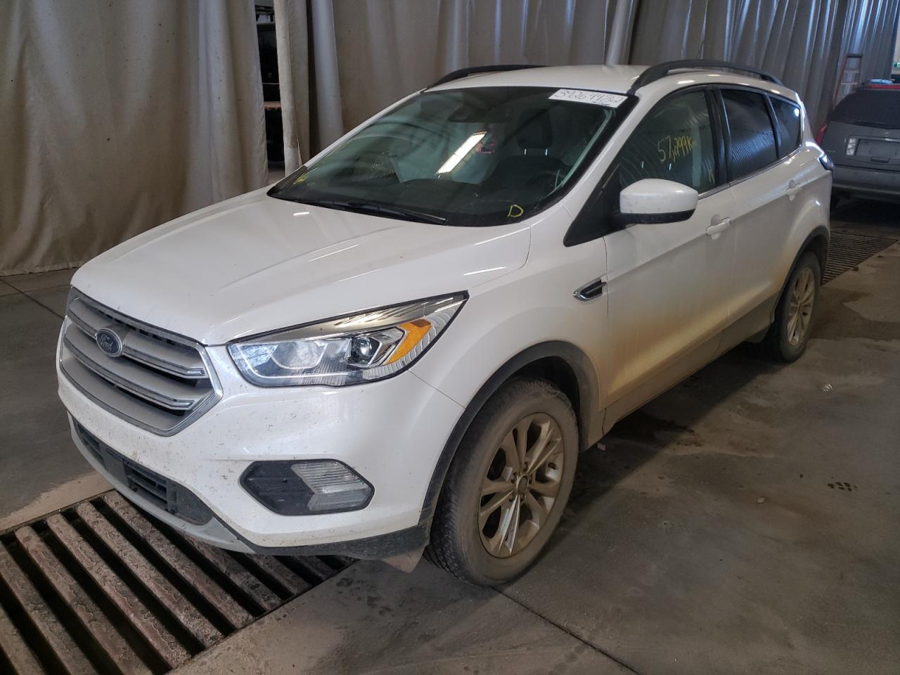 Photo 2 from auction – 2018 FORD ESCAPE SEL with VIN 1FMCU9HD2JUC82581