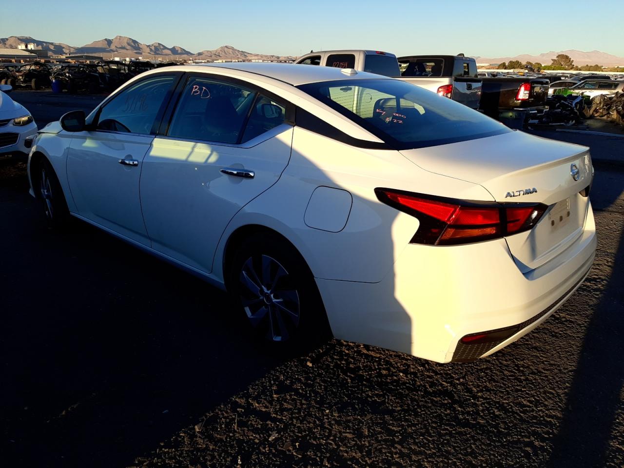 Photo 3 from auction – 2019 NISSAN ALTIMA S with VIN 1N4BL4BV3KC248055