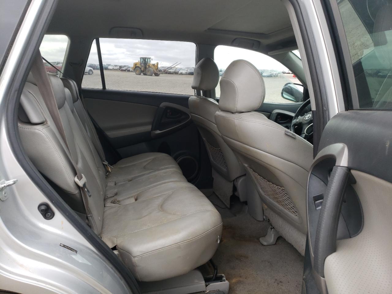 Photo 6 from auction – 2007 TOYOTA RAV4 LIMIT with VIN JTMZK31V976003970