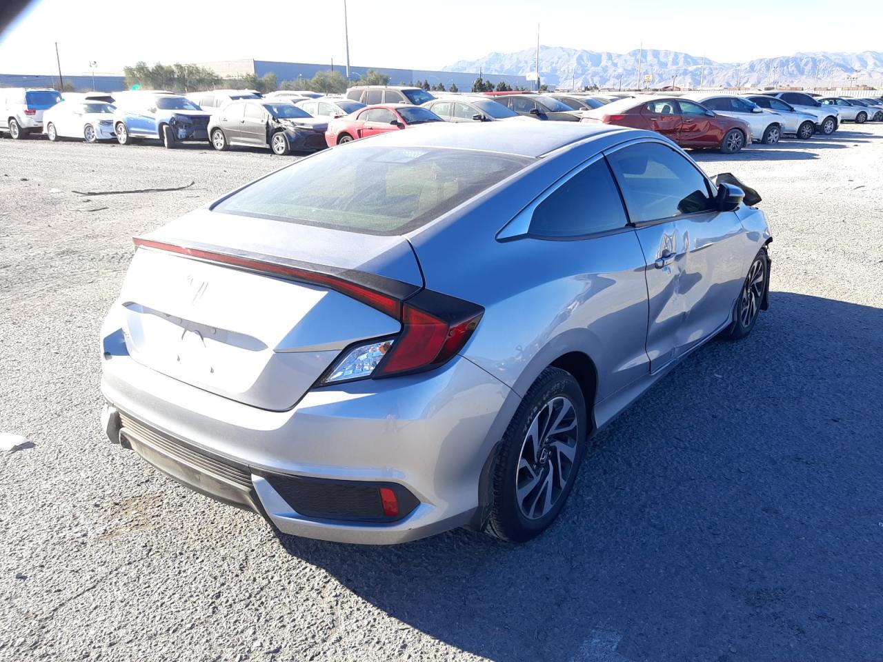 Photo 4 from auction – 2017 HONDA CIVIC LX with VIN 2HGFC4B01HH308955
