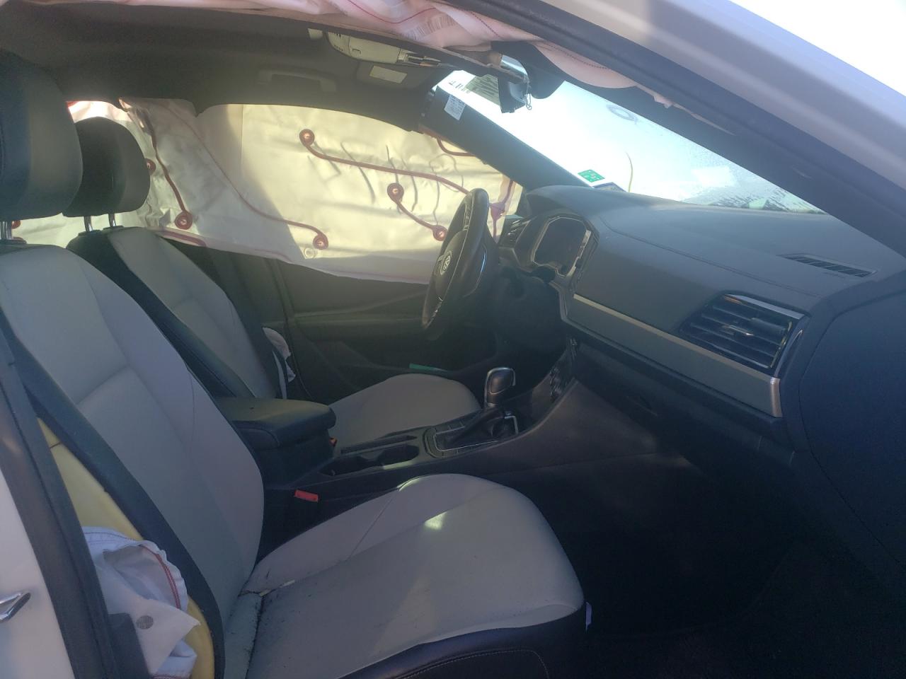 Photo 5 from auction – 2019 VOLKSWAGEN JETTA S with VIN 3VWC57BU2KM219871