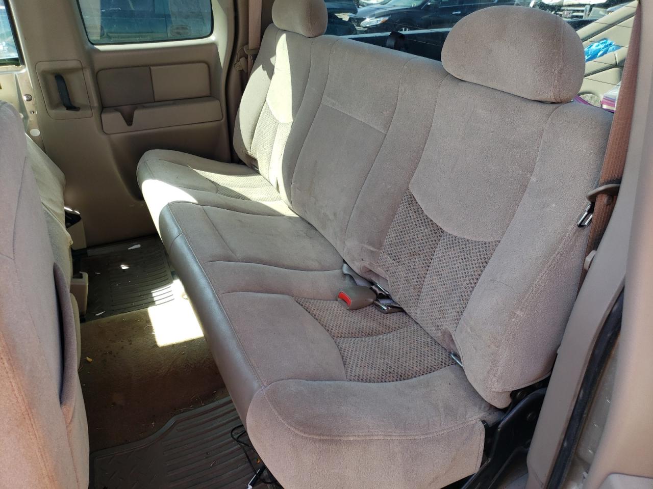 Photo 6 from auction – 2005 CHEVROLET SILVERADO with VIN 2GCEC19T951203593