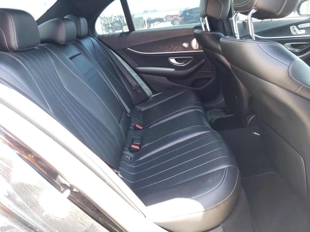 Photo 6 from auction – 2017 MERCEDES-BENZ E 300 with VIN WDDZF4JB2HA007816