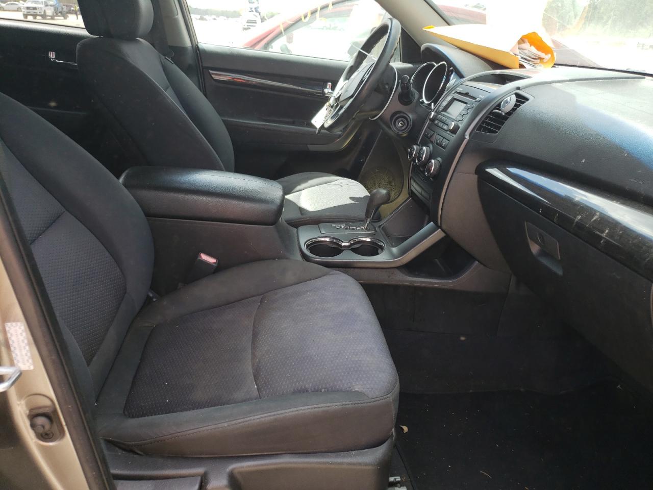 Photo 5 from auction – 2011 KIA SORENTO BA with VIN 5XYKT4A24BG113969