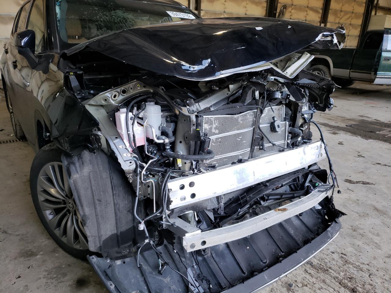 Photo 9 from auction – 2021 TOYOTA HIGHLANDER with VIN 5TDEBRCH6MS045775
