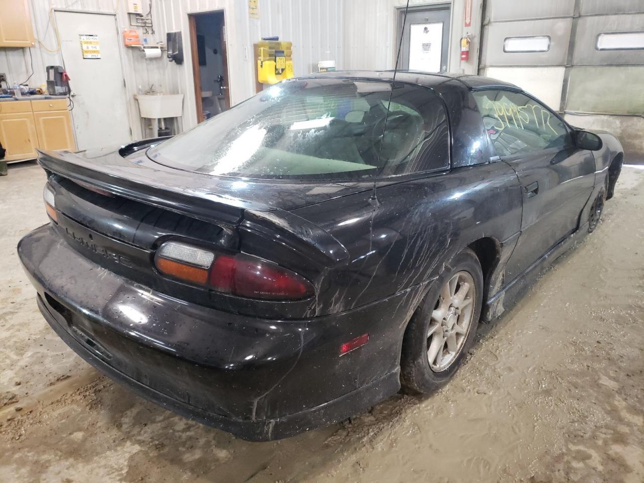 Photo 4 from auction – 2000 CHEVROLET CAMARO with VIN 2G1FP22K3Y2101648