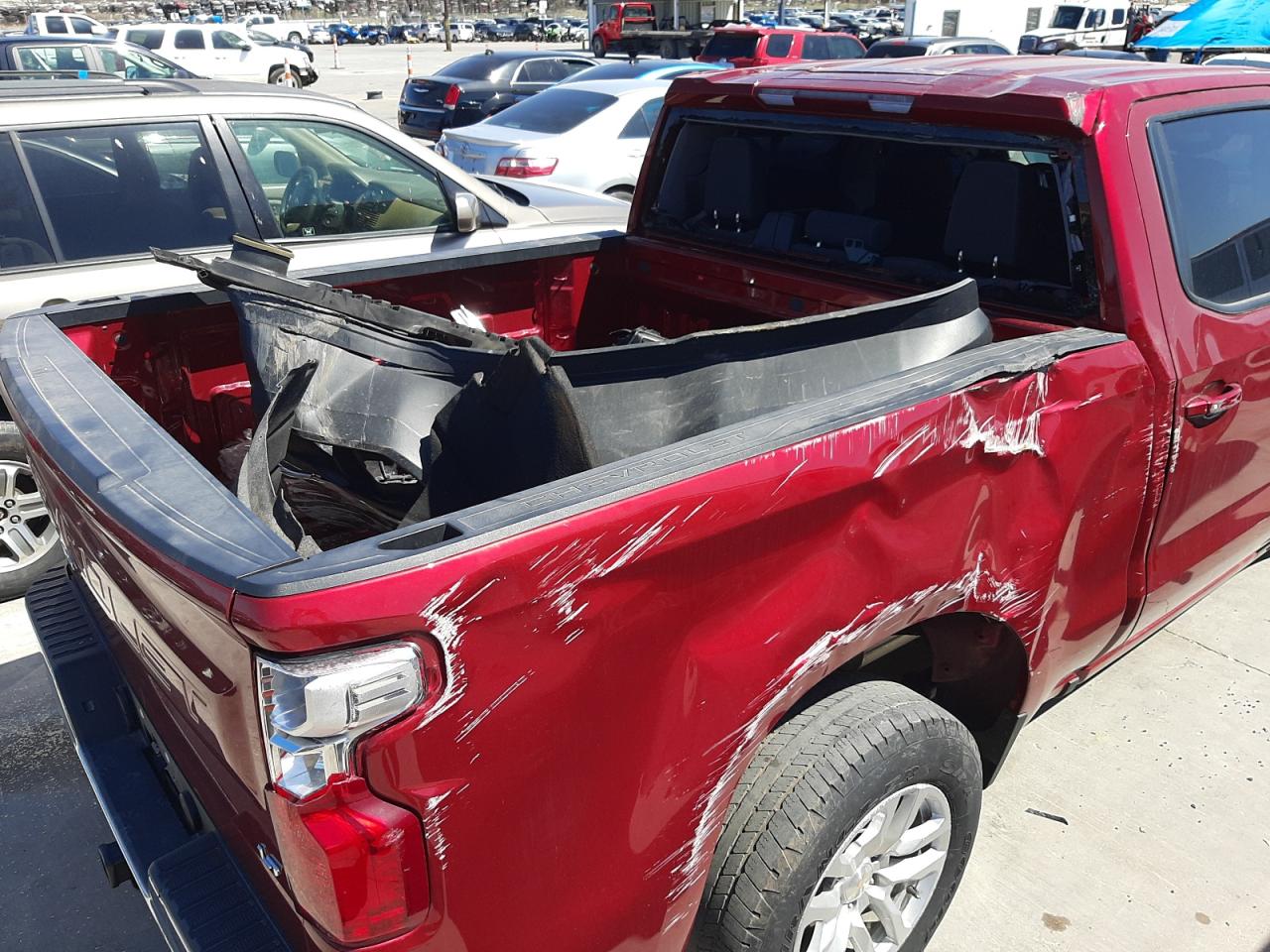 Photo 9 from auction – 2019 CHEVROLET SILVERADO with VIN 3GCUYDED0KG108436