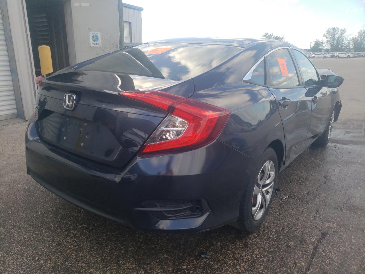 Photo 4 from auction – 2016 HONDA CIVIC LX with VIN 19XFC2F51GE003040