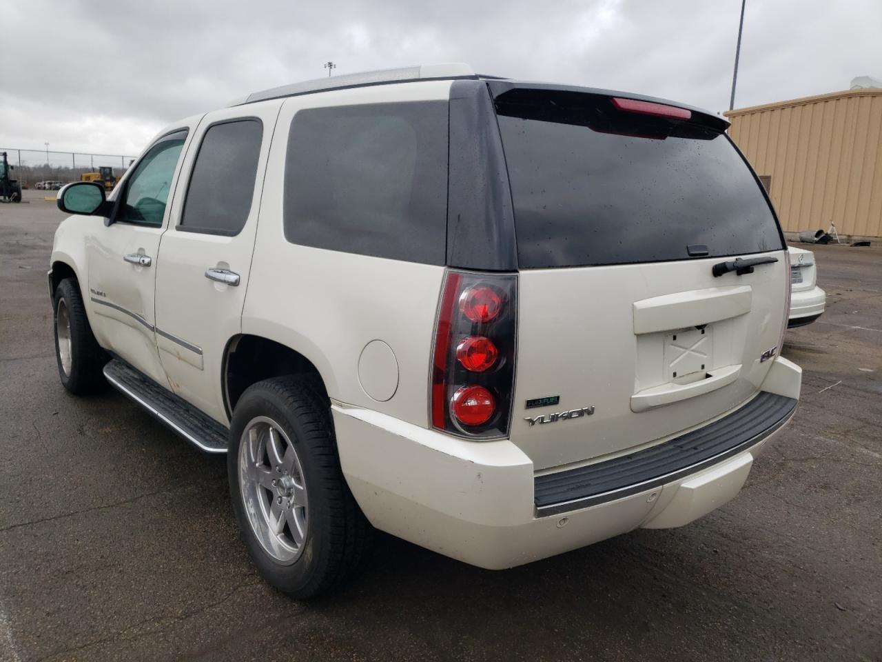 Photo 3 from auction – 2012 GMC YUKON DENA with VIN 1GKS2EEF9CR226040