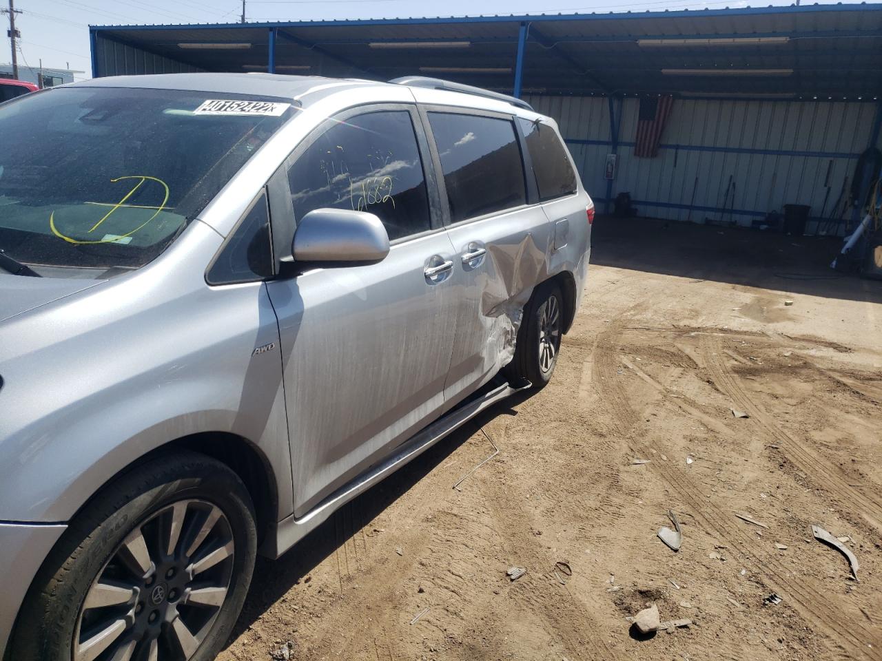 Photo 9 from auction – 2018 TOYOTA SIENNA XLE with VIN 5TDDZ3DC1JS198034