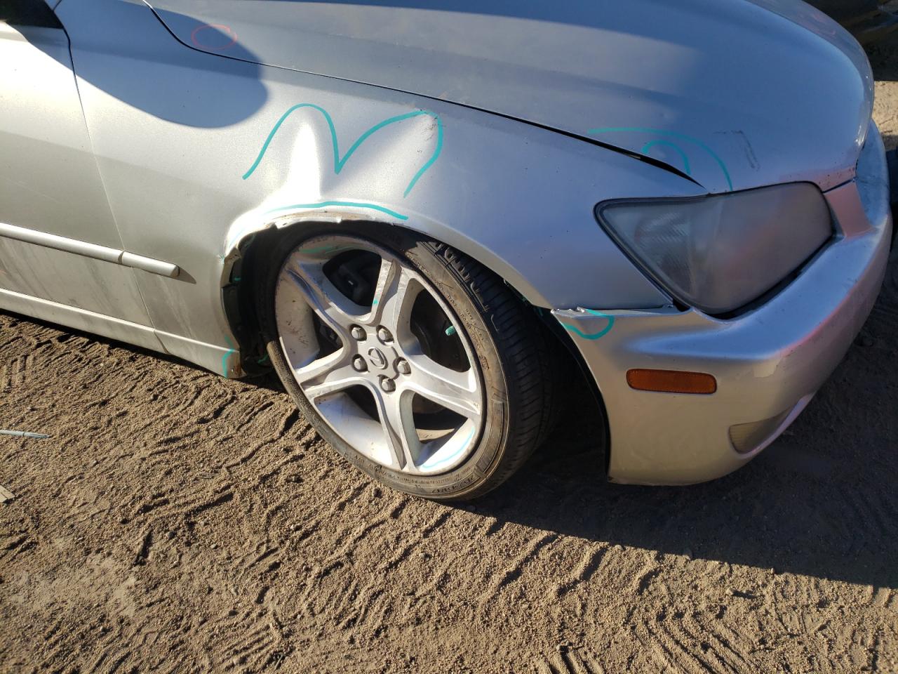 Photo 9 from auction – 2004 LEXUS IS 300 with VIN JTHBD192540086983