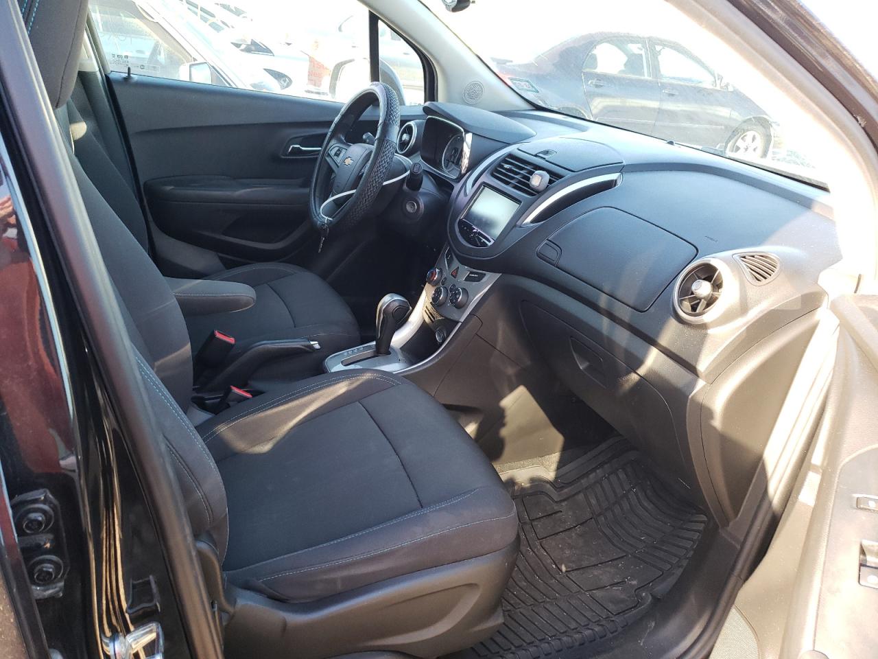 Photo 5 from auction – 2016 CHEVROLET TRAX 1LT with VIN KL7CJLSB1GB719344