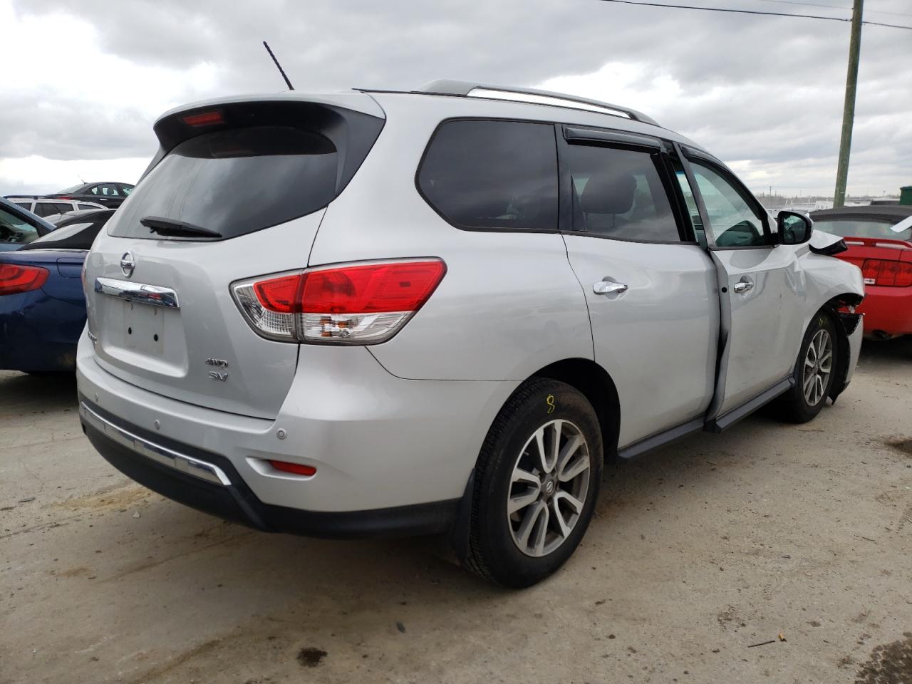 Photo 4 from auction – 2013 NISSAN PATHFINDER with VIN 5N1AR2MM0DC673695