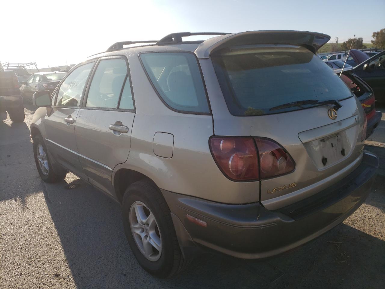 Photo 3 from auction – 2000 LEXUS RX 300 with VIN JT6HF10UXY0117467
