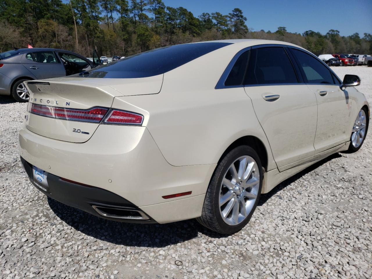 Photo 4 from auction – 2016 LINCOLN MKZ with VIN 3LN6L2G94GR618042