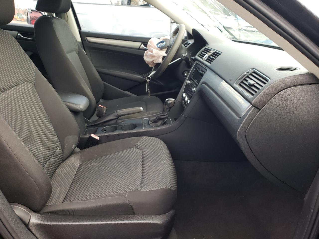 Photo 5 from auction – 2012 VOLKSWAGEN PASSAT S with VIN 1VWAH7A37CC015237