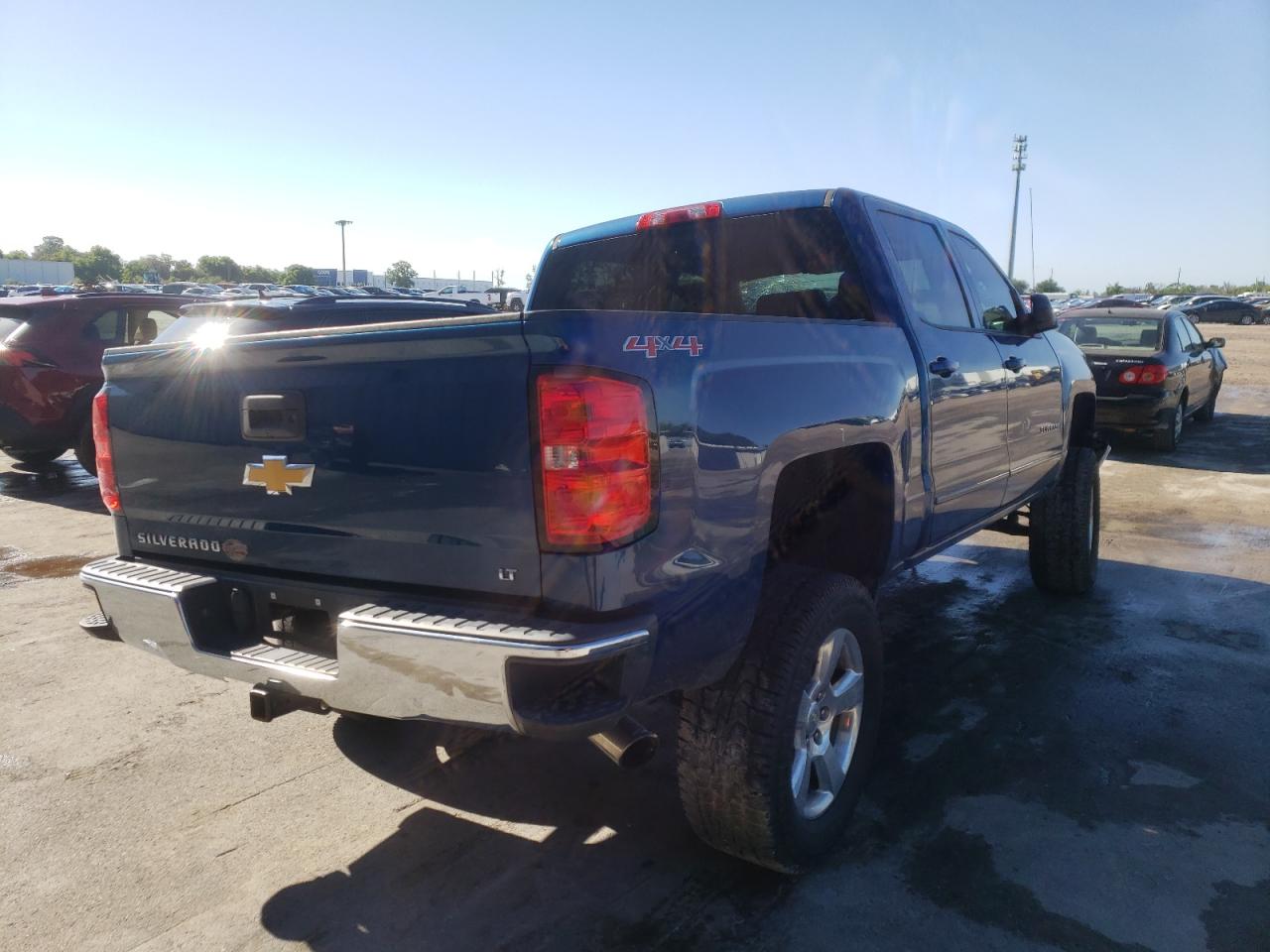 Фото 4 с аукциона – 2015 CHEVROLET SILVERADO с VIN 3GCUKREC2FG429003