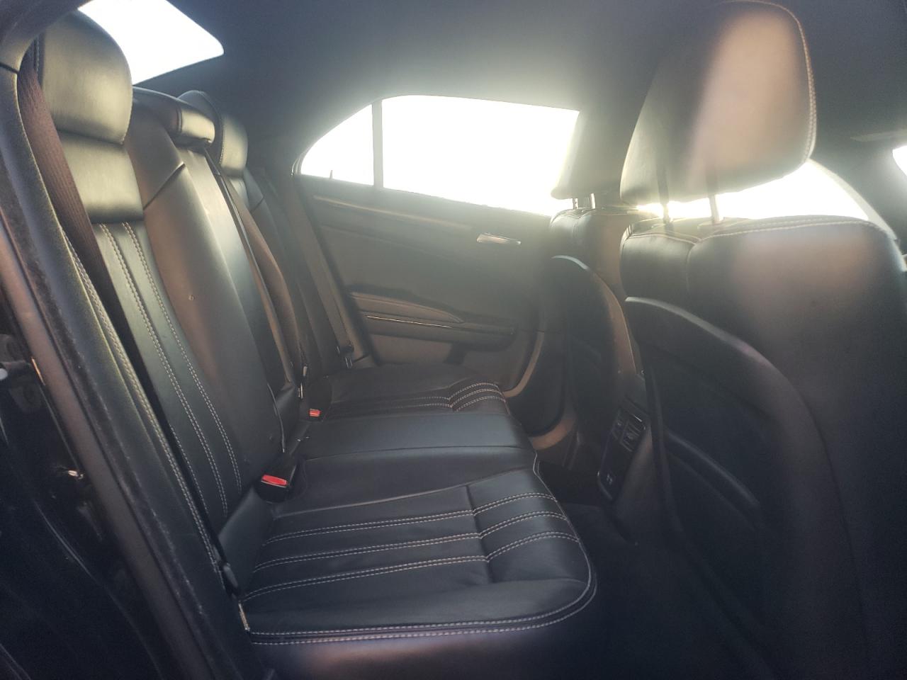Photo 6 from auction – 2015 CHRYSLER 300 S with VIN 2C3CCABG3FH786499