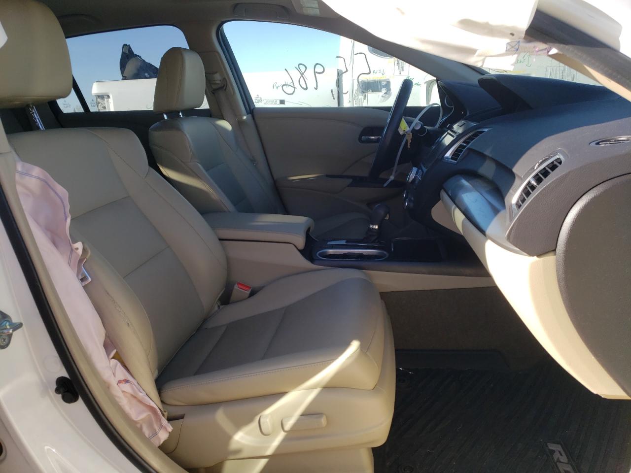 Photo 5 from auction – 2017 ACURA RDX TECHNO with VIN 5J8TB4H55HL026880