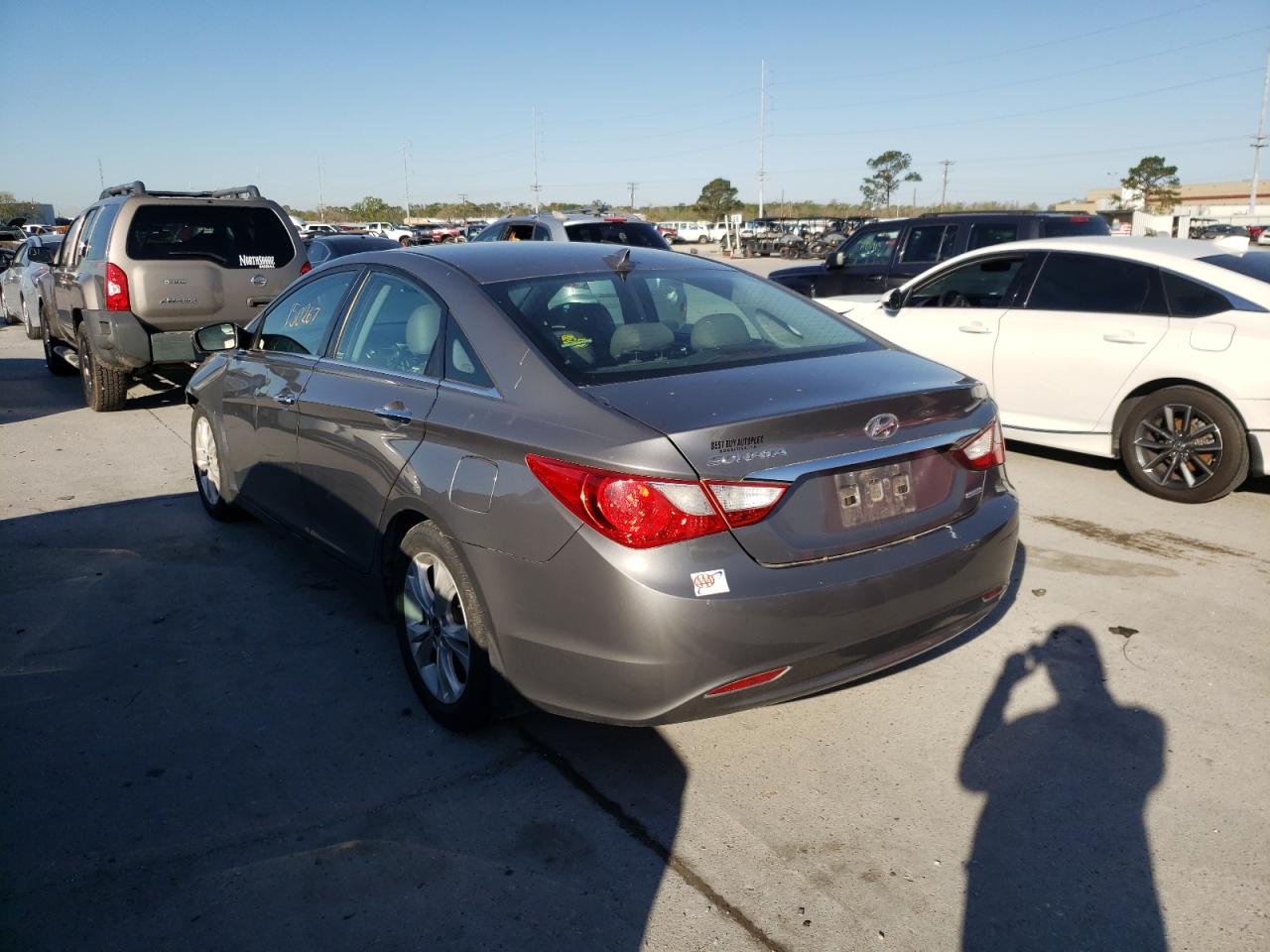 Photo 3 from auction – 2013 HYUNDAI SONATA SE with VIN 5NPEC4AC5DH638945