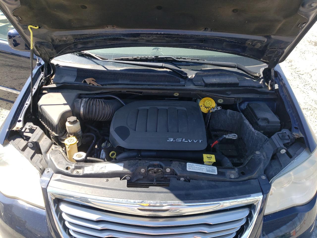 Photo 7 from auction – 2014 CHRYSLER TOWN & COU with VIN 2C4RC1BG1ER274898