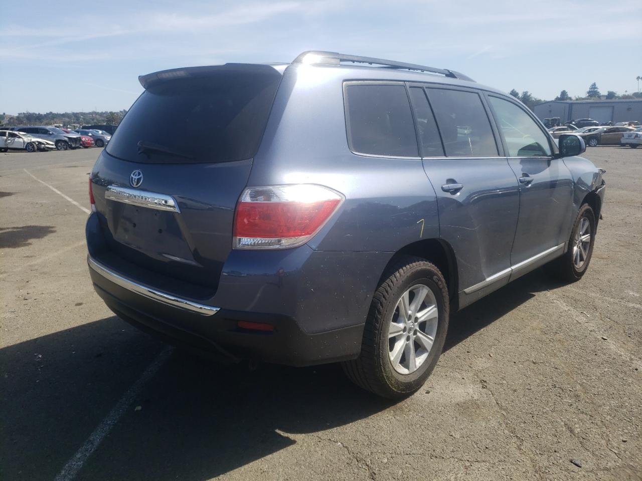 Photo 4 from auction – 2013 TOYOTA HIGHLANDER with VIN 5TDZK3EH4DS094274
