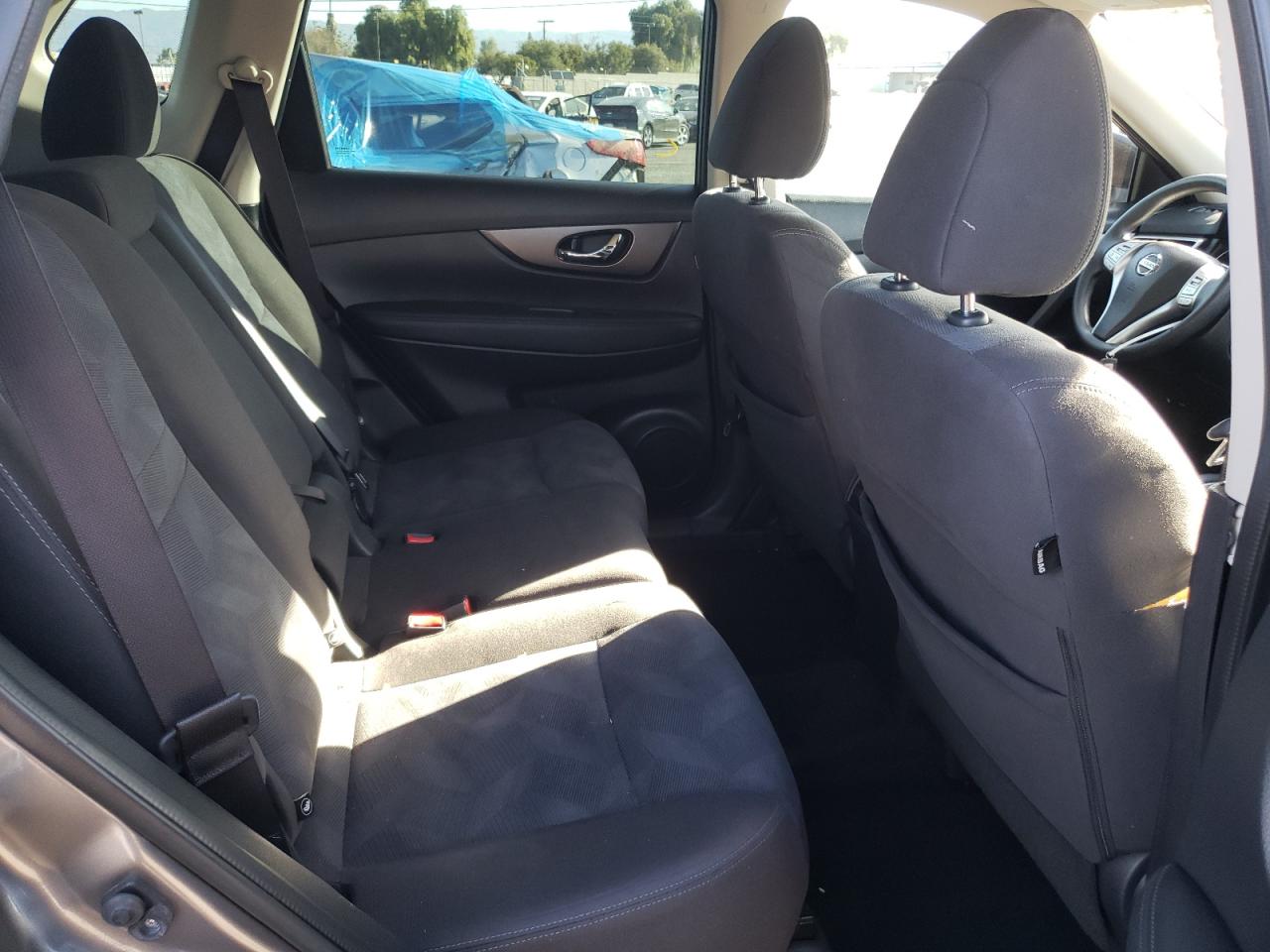 Photo 6 from auction – 2016 NISSAN ROGUE S with VIN KNMAT2MT7GP687359