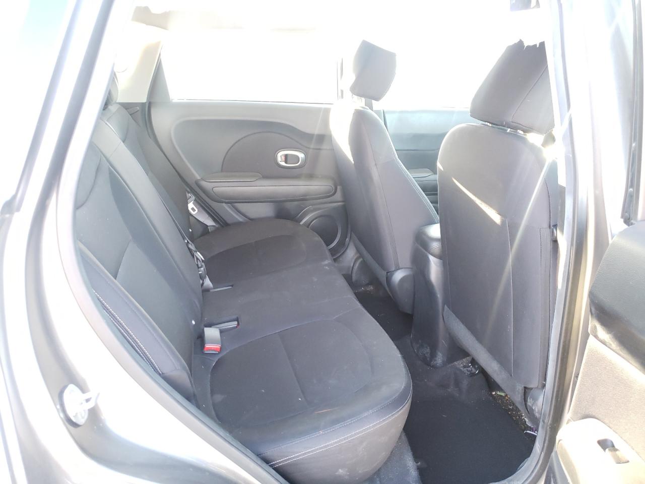 Photo 6 from auction – 2015 KIA SOUL with VIN KNDJN2A24F7156284