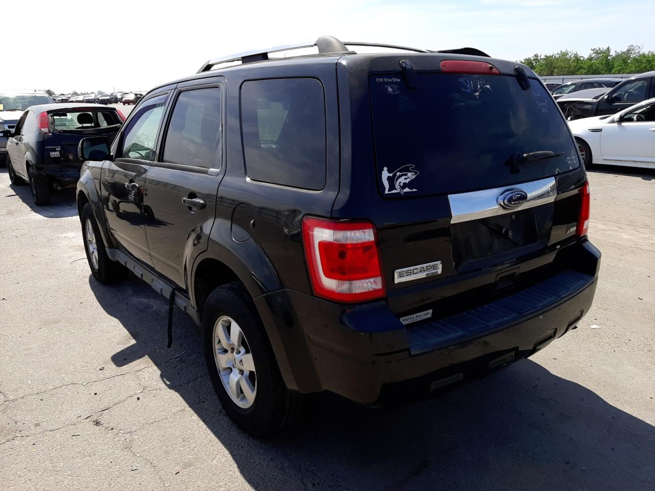 Photo 3 from auction – 2011 FORD ESCAPE LIM with VIN 1FMCU9EG1BKA62571