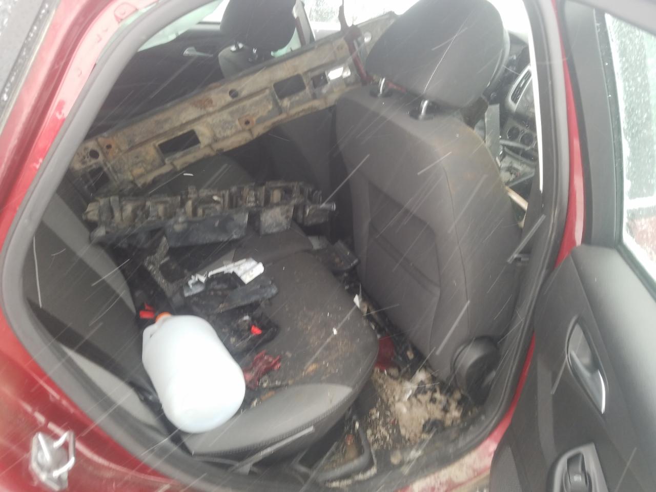 Zdjęcie 6 z aukcji – 2013 FORD FOCUS SE z VIN 1FADP3K21DL101166