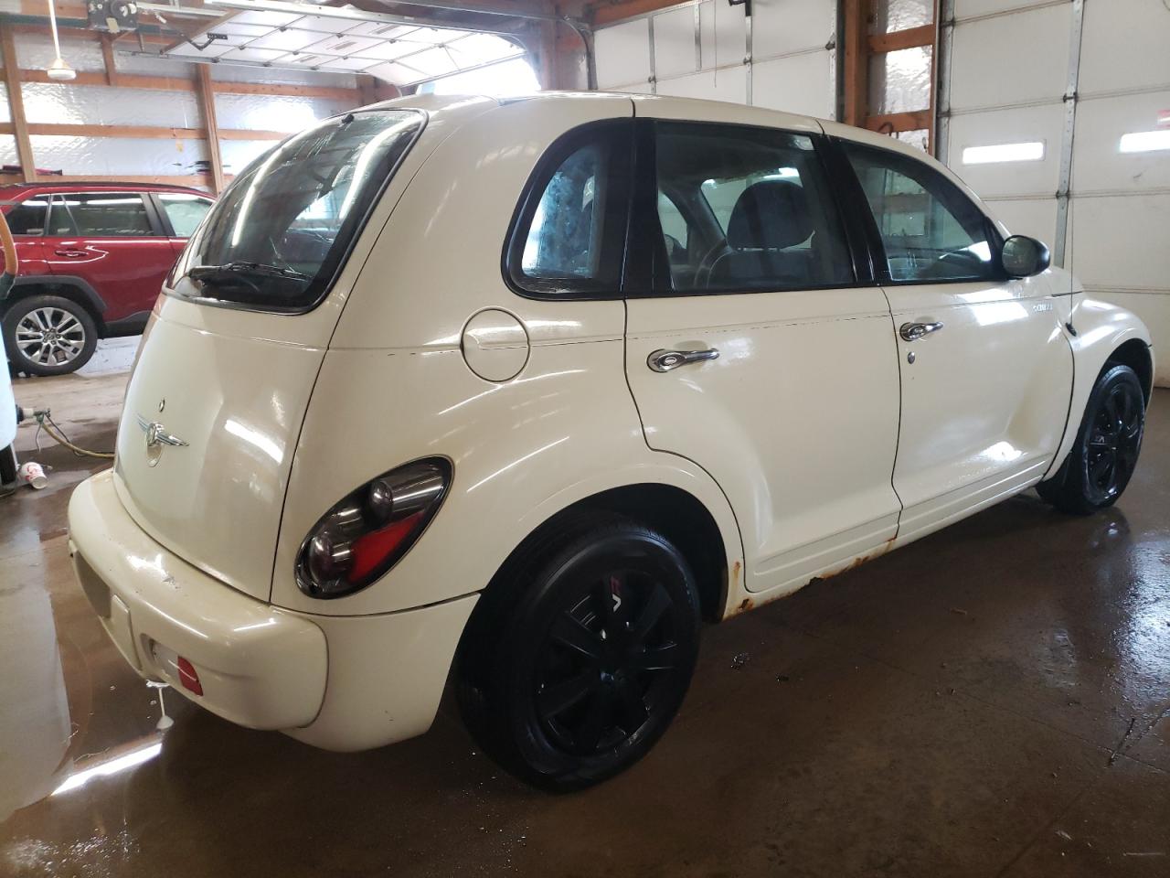 Photo 4 from auction – 2005 CHRYSLER PT CRUISER with VIN 3C4FY48B95T531238