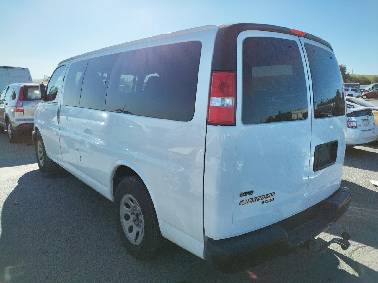 Photo 3 from auction – 2011 CHEVROLET EXPRESS G1 with VIN 1GNSGBF48B1169830