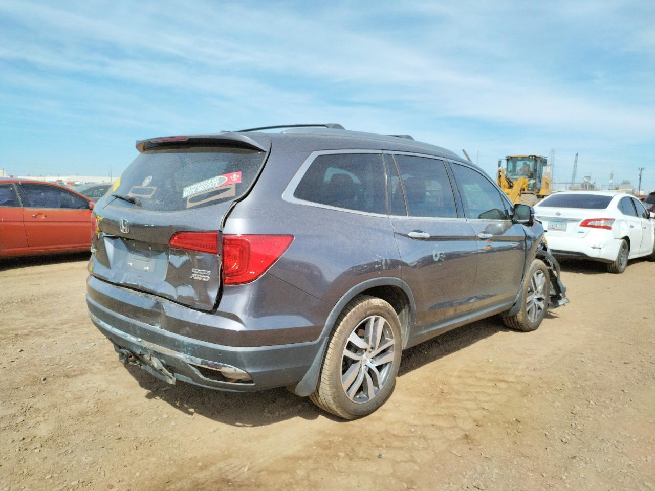 Photo 4 from auction – 2018 HONDA PILOT TOUR with VIN 5FNYF6H93JB043631
