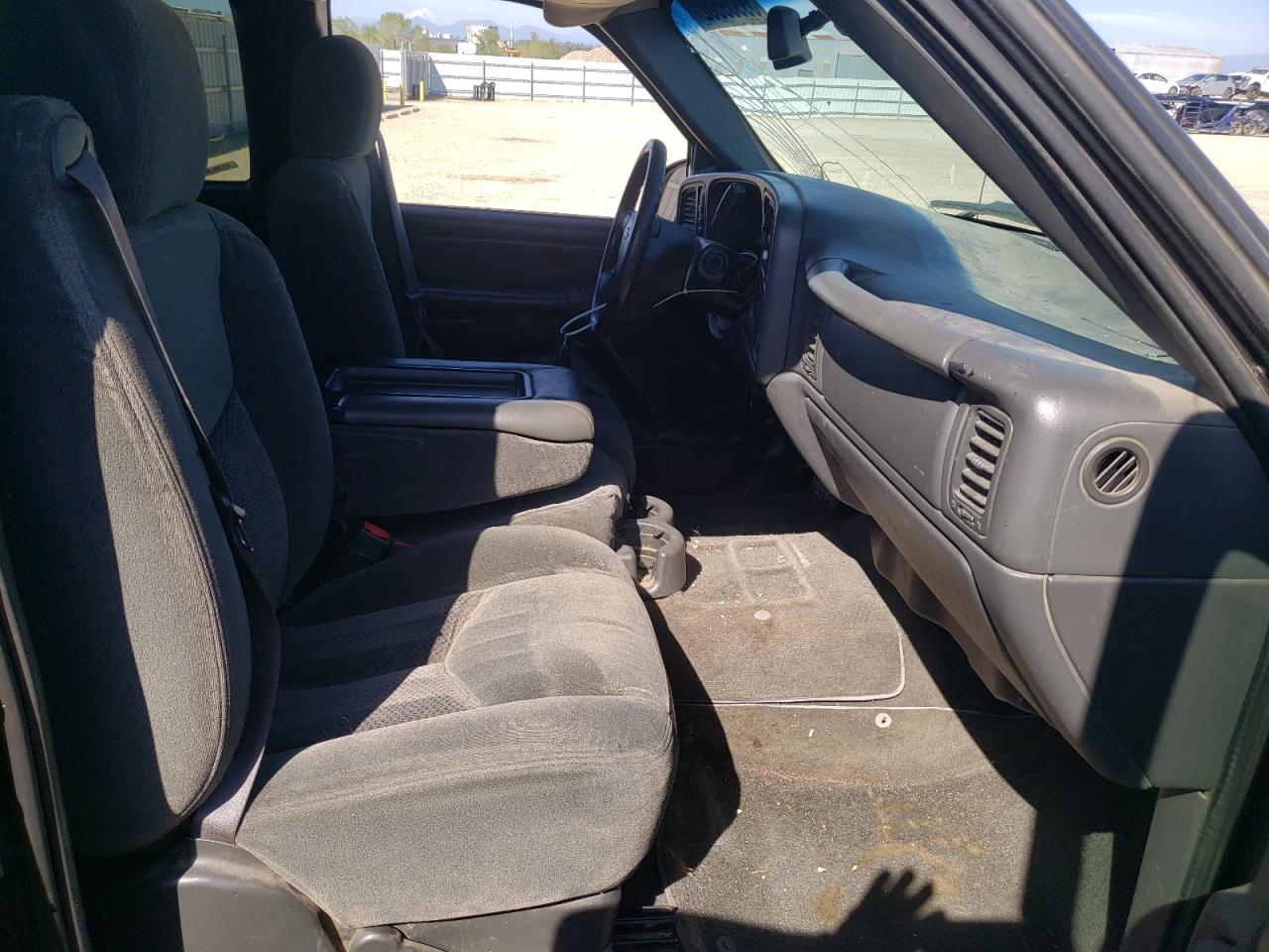 Фото 5 с аукциона – 2004 CHEVROLET SILVERADO с VIN 1GCHK29154E106005
