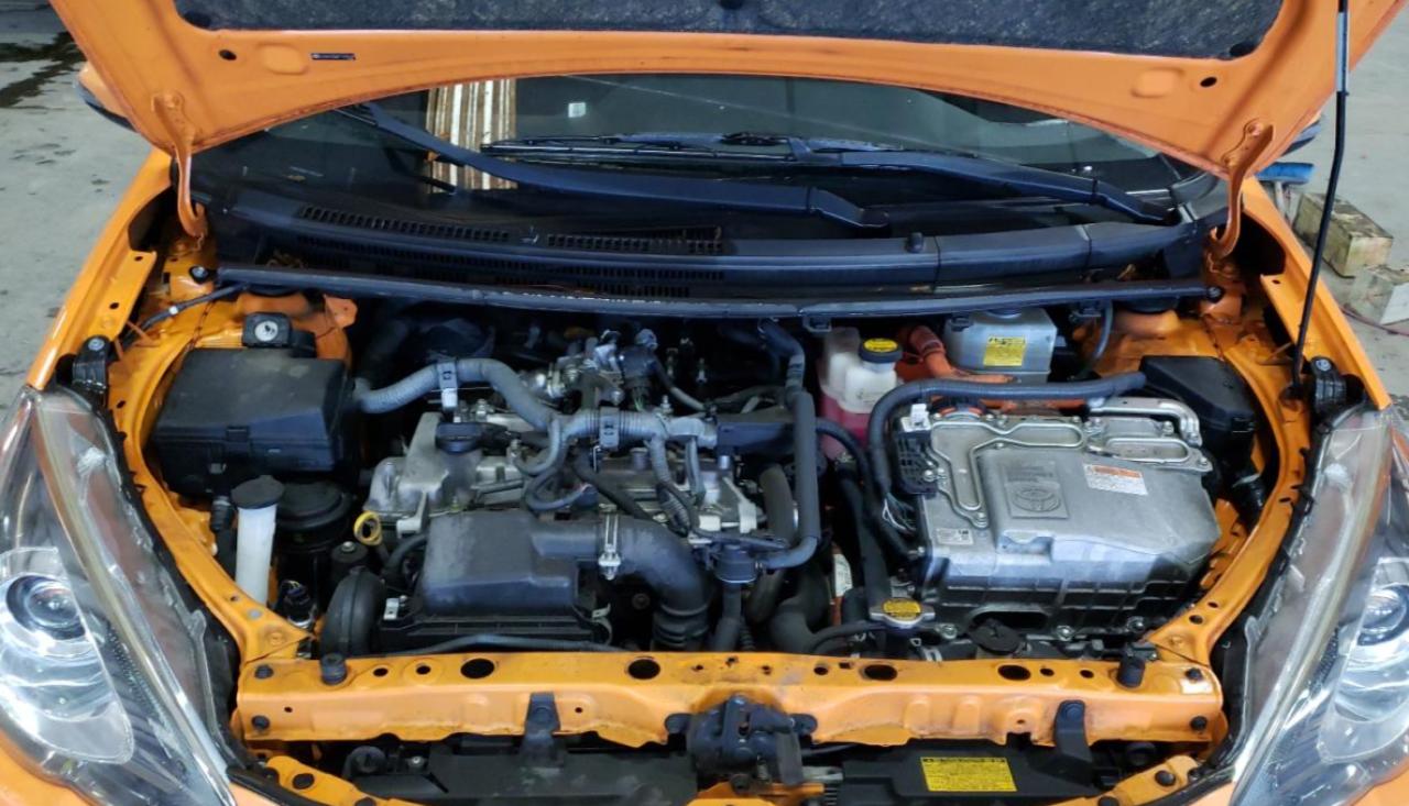 Photo 7 from auction – 2015 TOYOTA PRIUS C with VIN JTDKDTB36F1093549