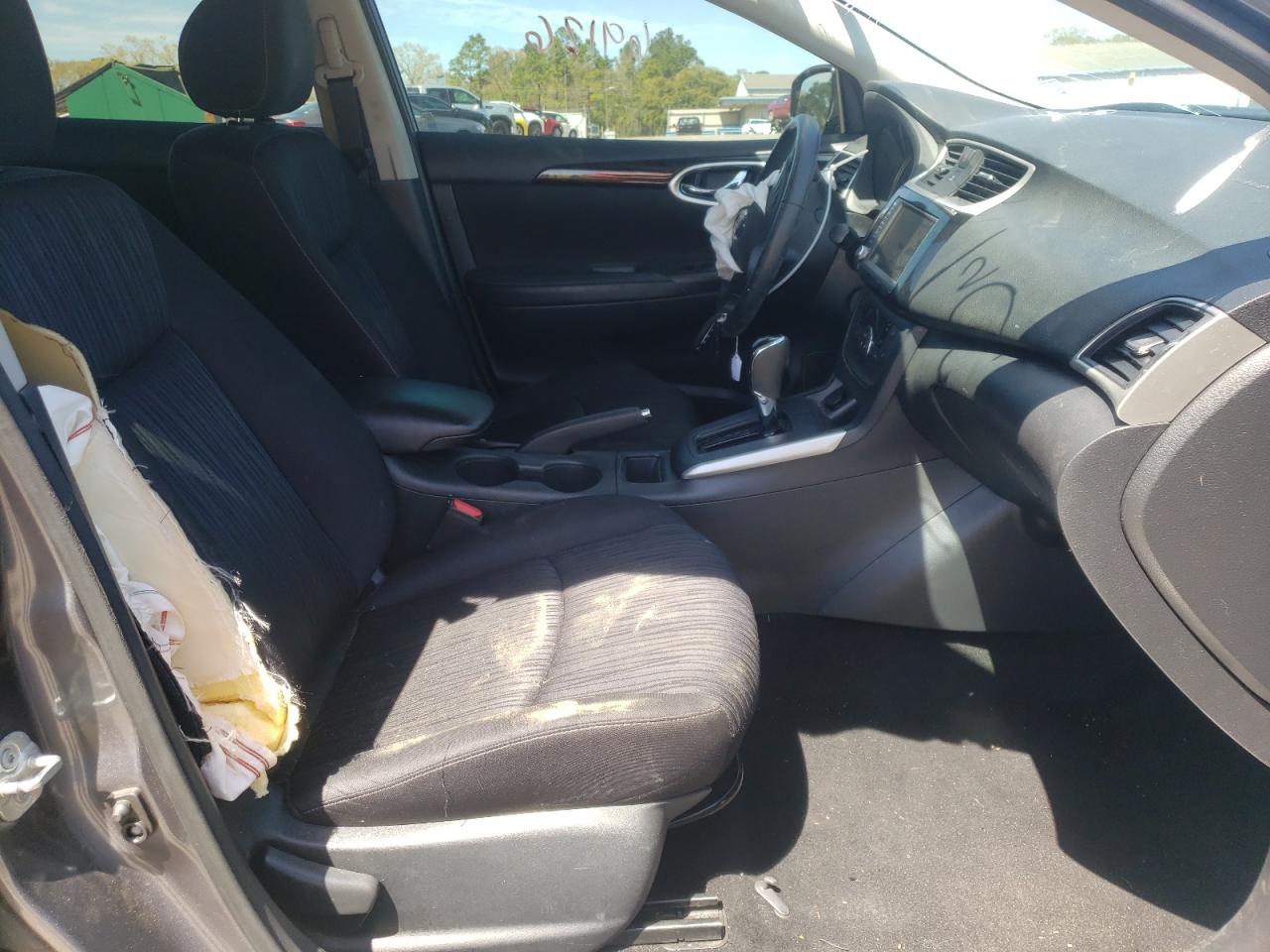 Photo 5 from auction – 2019 NISSAN SENTRA S with VIN 3N1AB7AP2KL609022