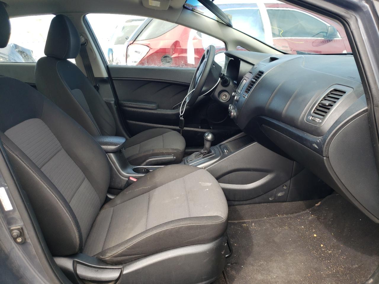Photo 5 from auction – 2016 KIA FORTE LX with VIN KNAFX4A64G5601664