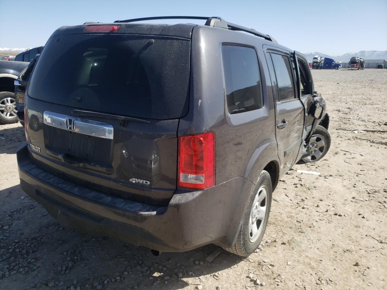 Photo 4 from auction – 2014 HONDA PILOT LX with VIN 5FNYF4H24EB053890