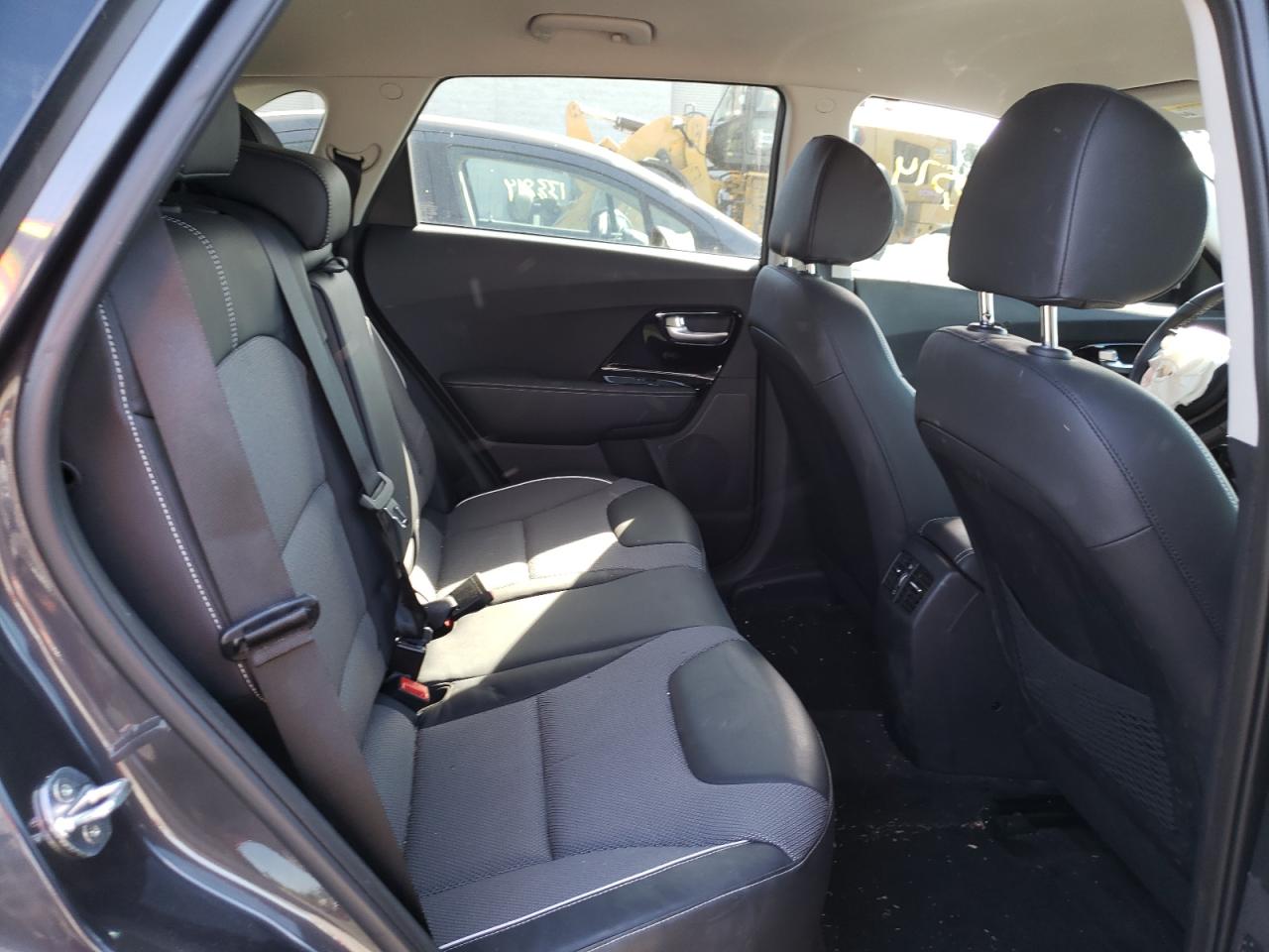 Photo 6 from auction – 2019 KIA NIRO EX with VIN KNDCC3LG9K5023863