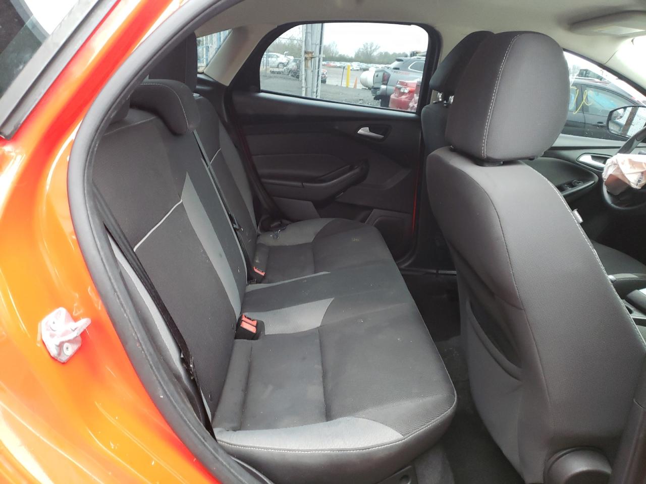 Photo 6 from auction – 2014 FORD FOCUS SE with VIN 1FADP3F26EL189207