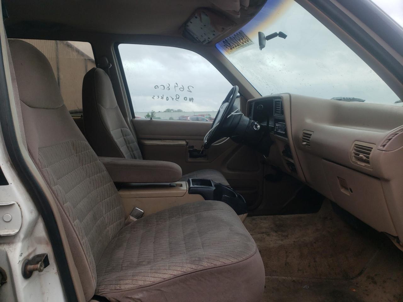 Photo 5 from auction – 1994 FORD EXPLORER with VIN 1FMDU32X9RUD61651