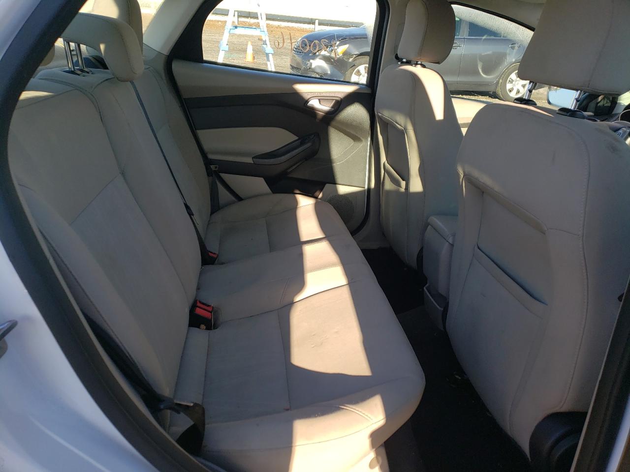 Photo 6 from auction – 2016 FORD FOCUS SE with VIN 1FADP3F20GL285370