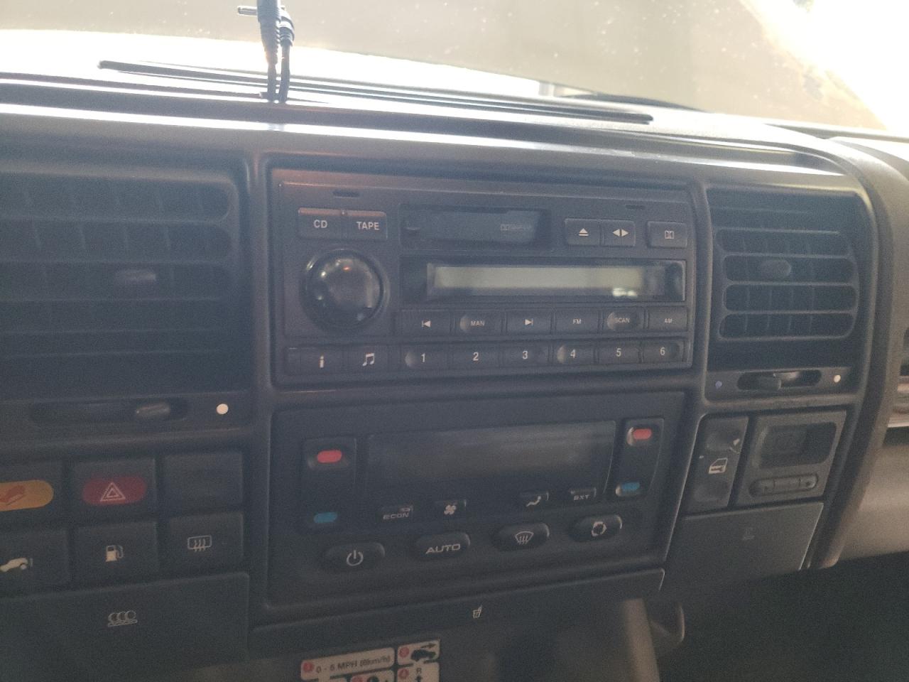 Photo 9 from auction – 1999 LAND ROVER DISCOVERY with VIN SALTY1249XA213747