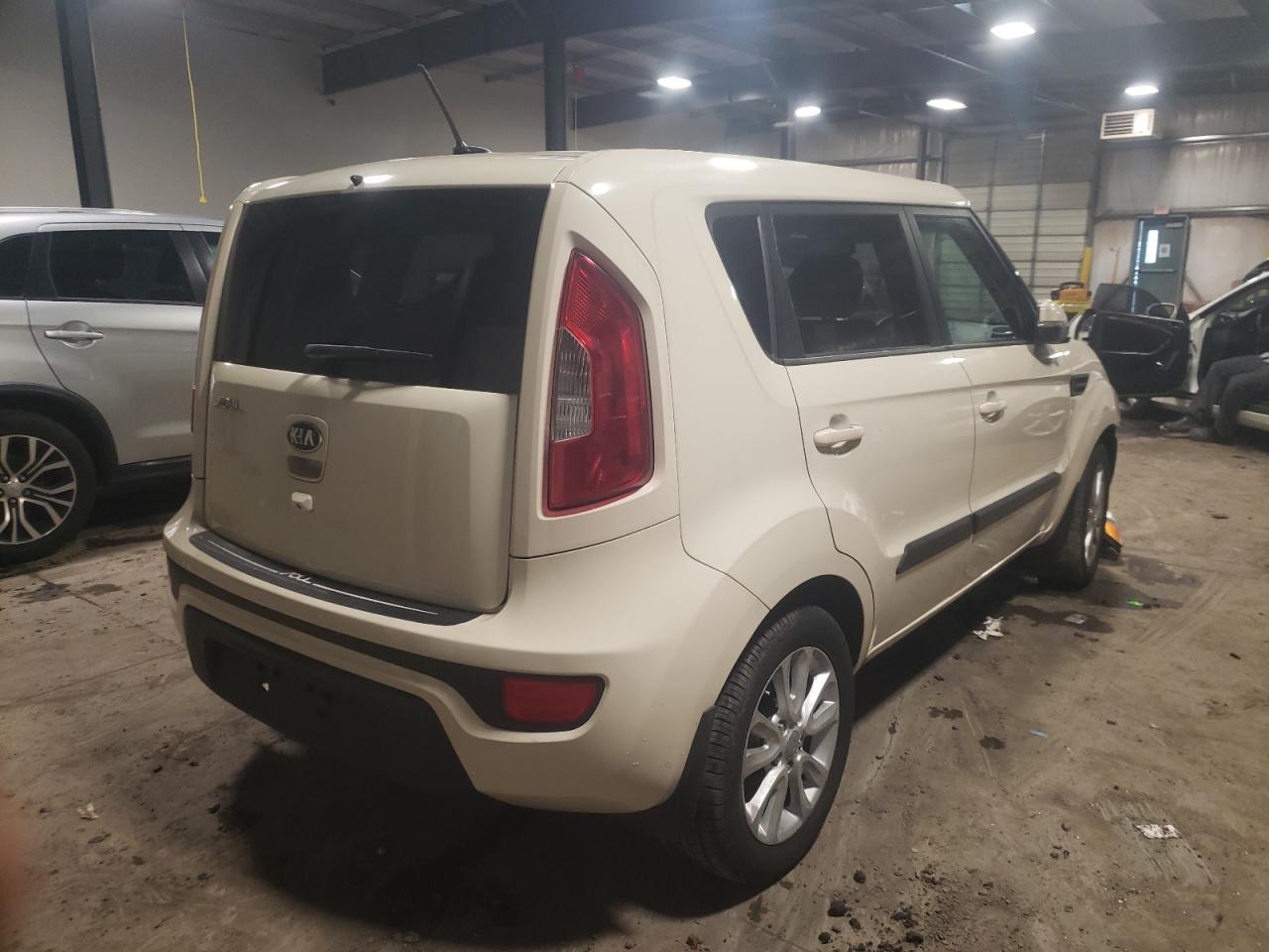 Photo 4 from auction – 2013 KIA SOUL + with VIN KNDJT2A65D7497585